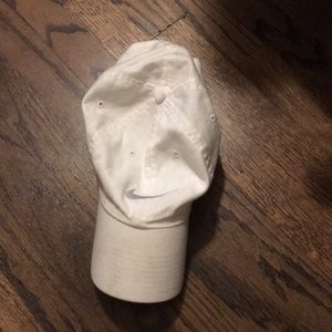 White Nike Baseball Cap